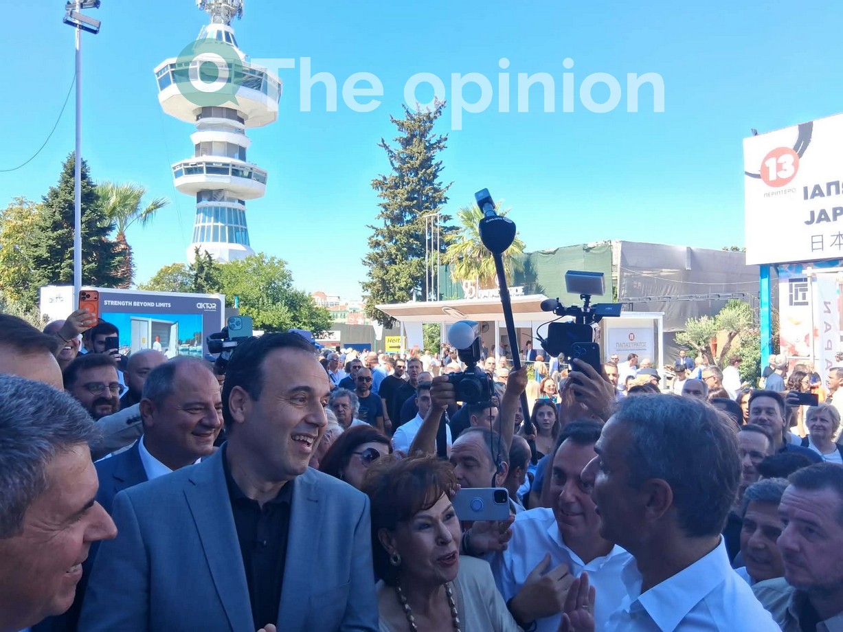 Η βόλτα Μητσοτάκη στα περίπτερα της ΔΕΘ – Το ρομπότ, τα δώρα και οι εκπλήξεις (ΦΩΤΟ- VIDEO)