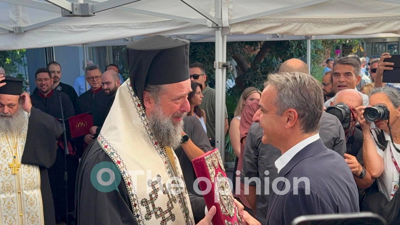 Η βόλτα Μητσοτάκη στα περίπτερα της ΔΕΘ – Το ρομπότ, τα δώρα και οι εκπλήξεις (ΦΩΤΟ- VIDEO)