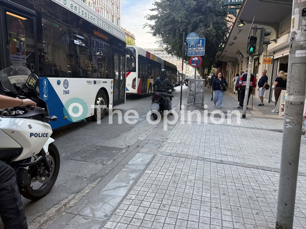 Θεσσαλονίκη: Δικυκλιστής κυκλοφορούσε αμέριμνος με… καραμπίνα στο μηχανάκι (ΦΩΤΟ)