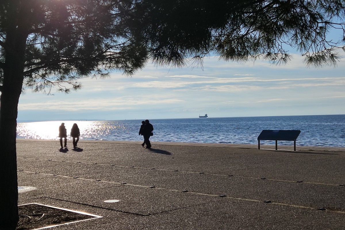 Βόλτα στη Νέα Παραλία Θεσσαλονίκης