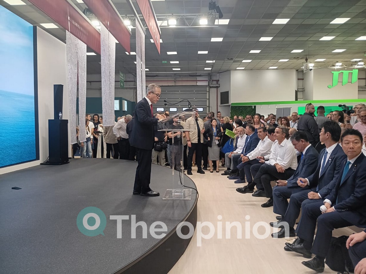 Η βόλτα Μητσοτάκη στα περίπτερα της ΔΕΘ – Το ρομπότ, τα δώρα και οι εκπλήξεις (ΦΩΤΟ- VIDEO)