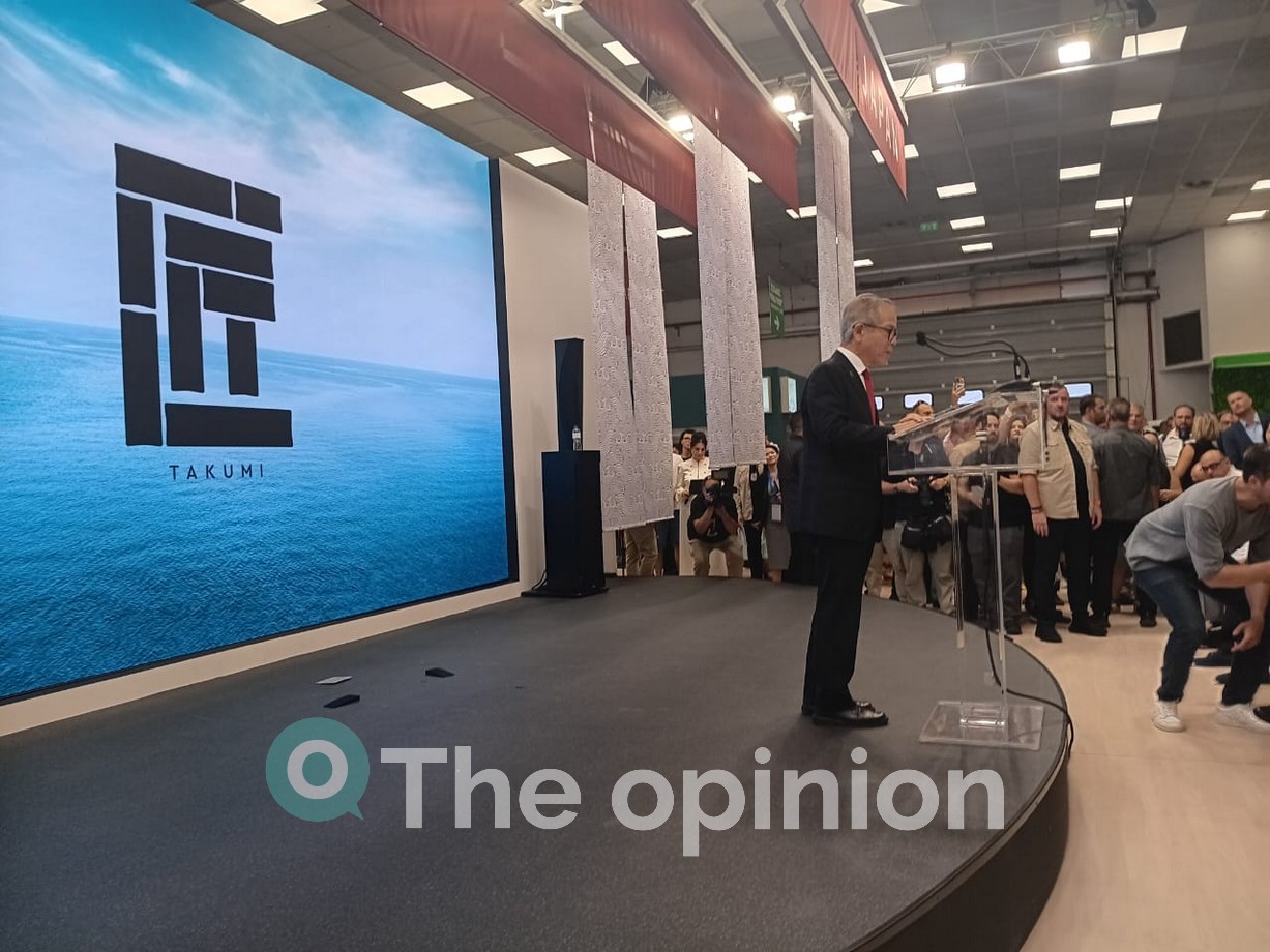 Η βόλτα Μητσοτάκη στα περίπτερα της ΔΕΘ – Το ρομπότ, τα δώρα και οι εκπλήξεις (ΦΩΤΟ- VIDEO)