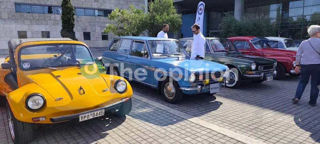 Θεσσαλονίκη: Αυτοκίνητα μιας άλλης εποχής «έκλεψαν» τις εντυπώσεις στο Δημαρχείο (ΦΩΤΟ)