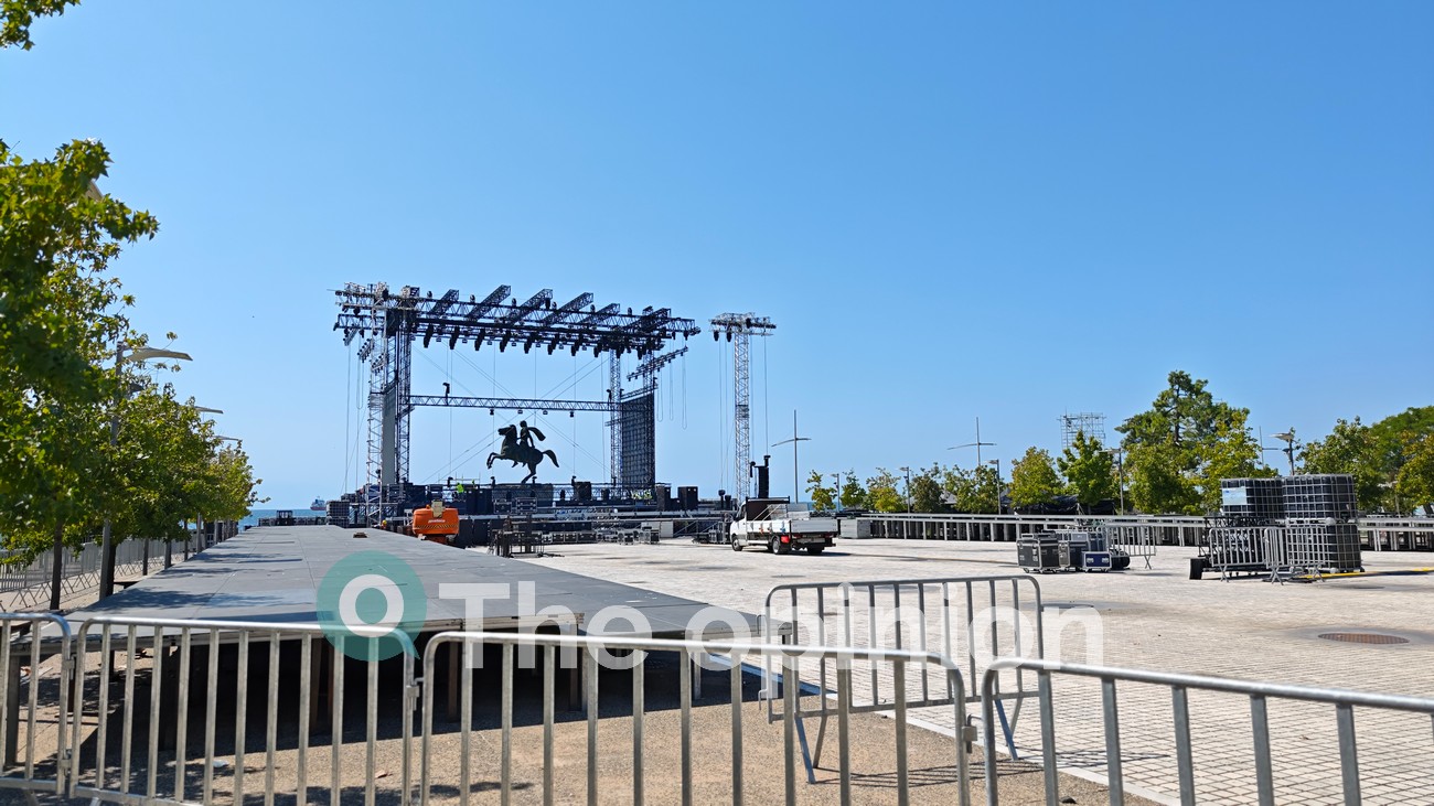 Τι λένε οι Θεσσαλονικείς για το stage της μεγάλης συναυλίας του Αντώνη Ρέμου στη Θεσσαλονίκη (VIDEO)