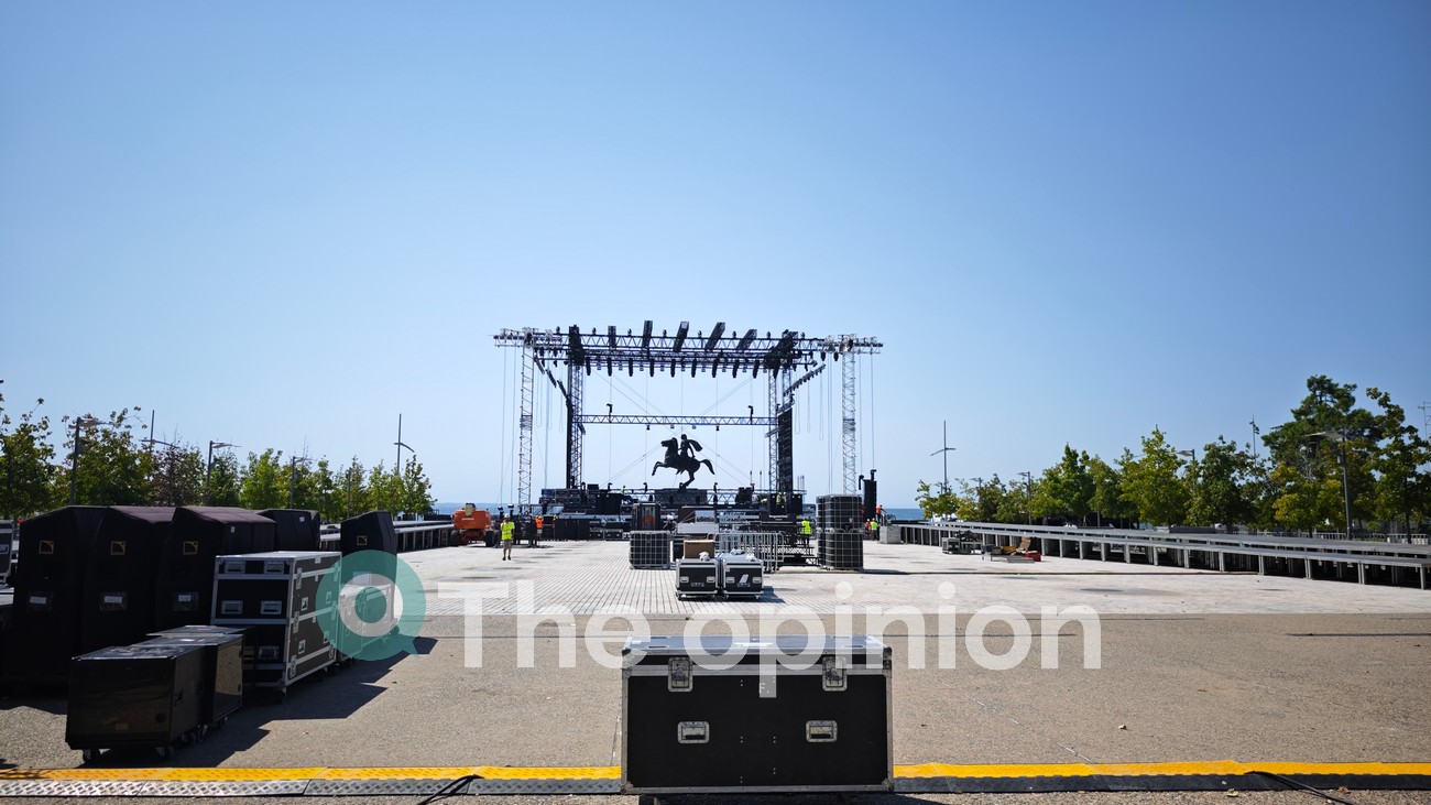 Τι λένε οι Θεσσαλονικείς για το stage της μεγάλης συναυλίας του Αντώνη Ρέμου στη Θεσσαλονίκη (VIDEO)