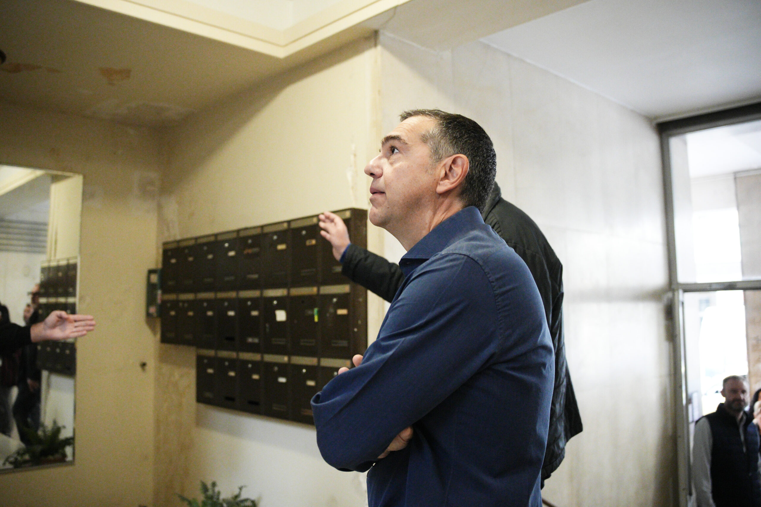 Αυτοψία Τσίπρα σε πολυκατοικίες στην Κυψέλη: Με την ασφάλεια δεν μπορούμε να παίζουμε