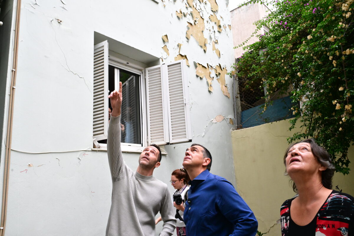 Αυτοψία Τσίπρα σε πολυκατοικίες στην Κυψέλη: Με την ασφάλεια δεν μπορούμε να παίζουμε