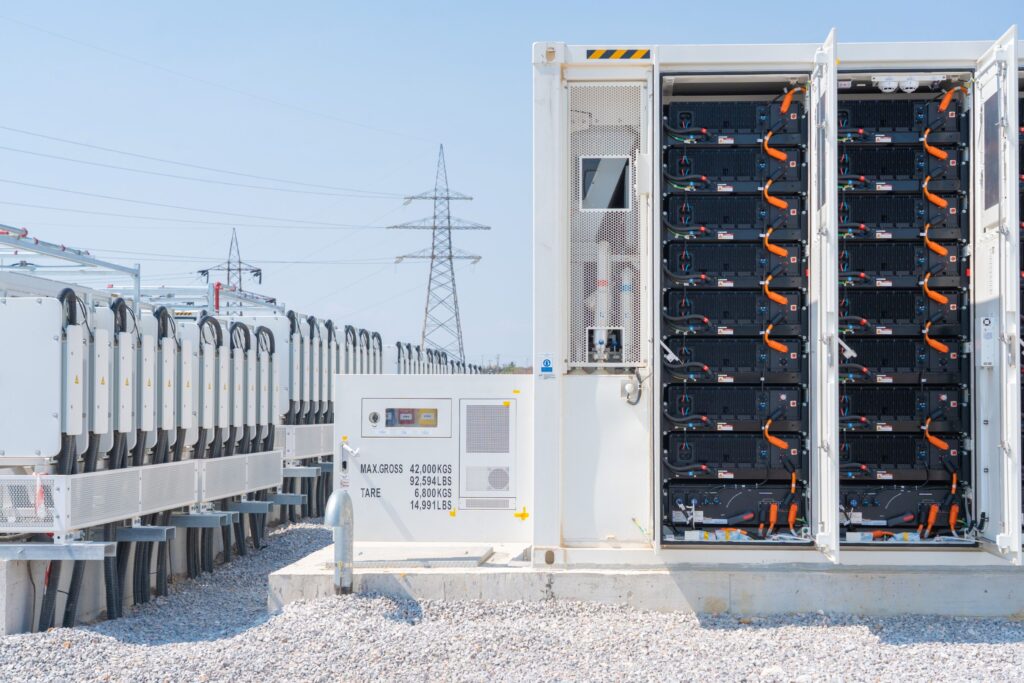 Helleniq Energy: Η Θεσσαλονίκη αποκτά μία από τις μεγαλύτερες μονάδες αποθήκευσης ενέργειας στη Νοτιοανατολική Ευρώπη