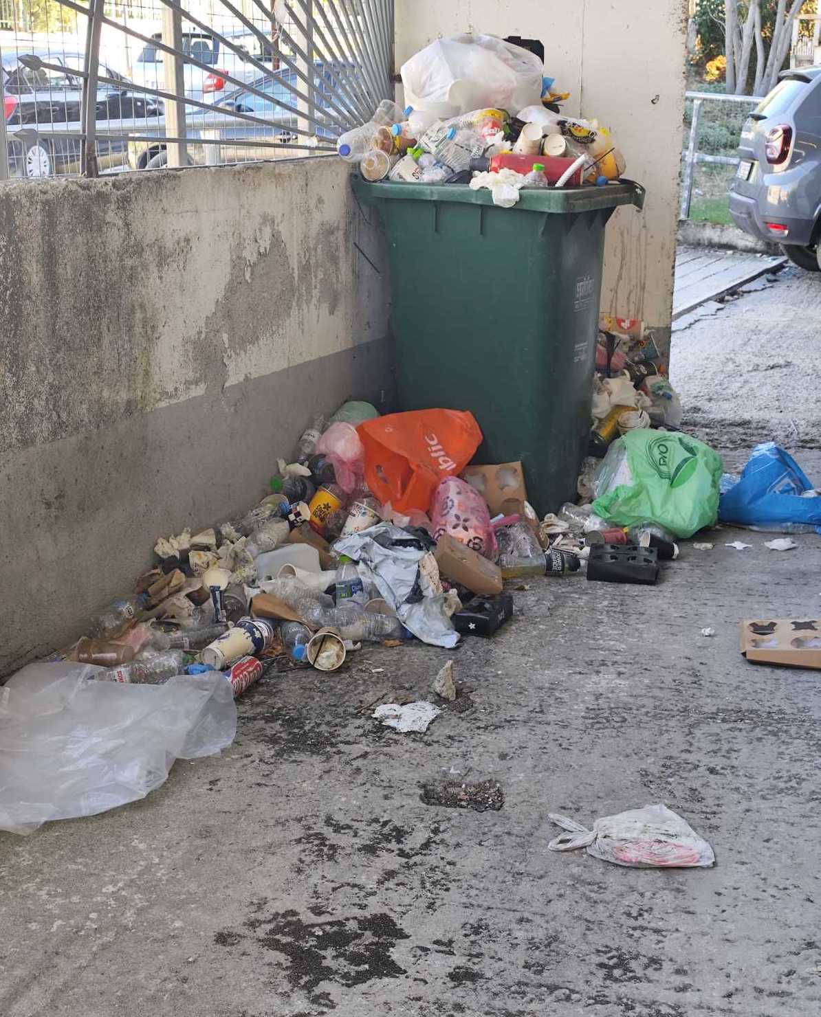 Θεσσαλονίκη: Πάρκινγκ-εστία μικροβίων σε… νοσοκομείο