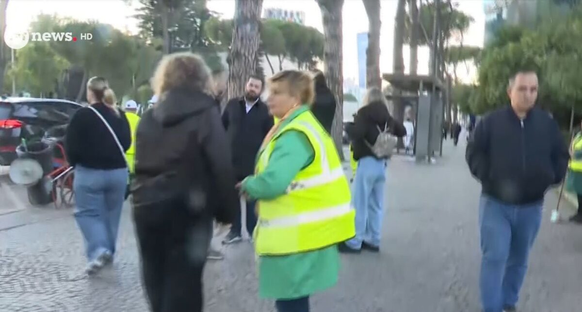 Αλβανία: Διαδηλωτές επιχείρησαν να εισβάλουν στο γραφείο του Ράμα (VIDEO)