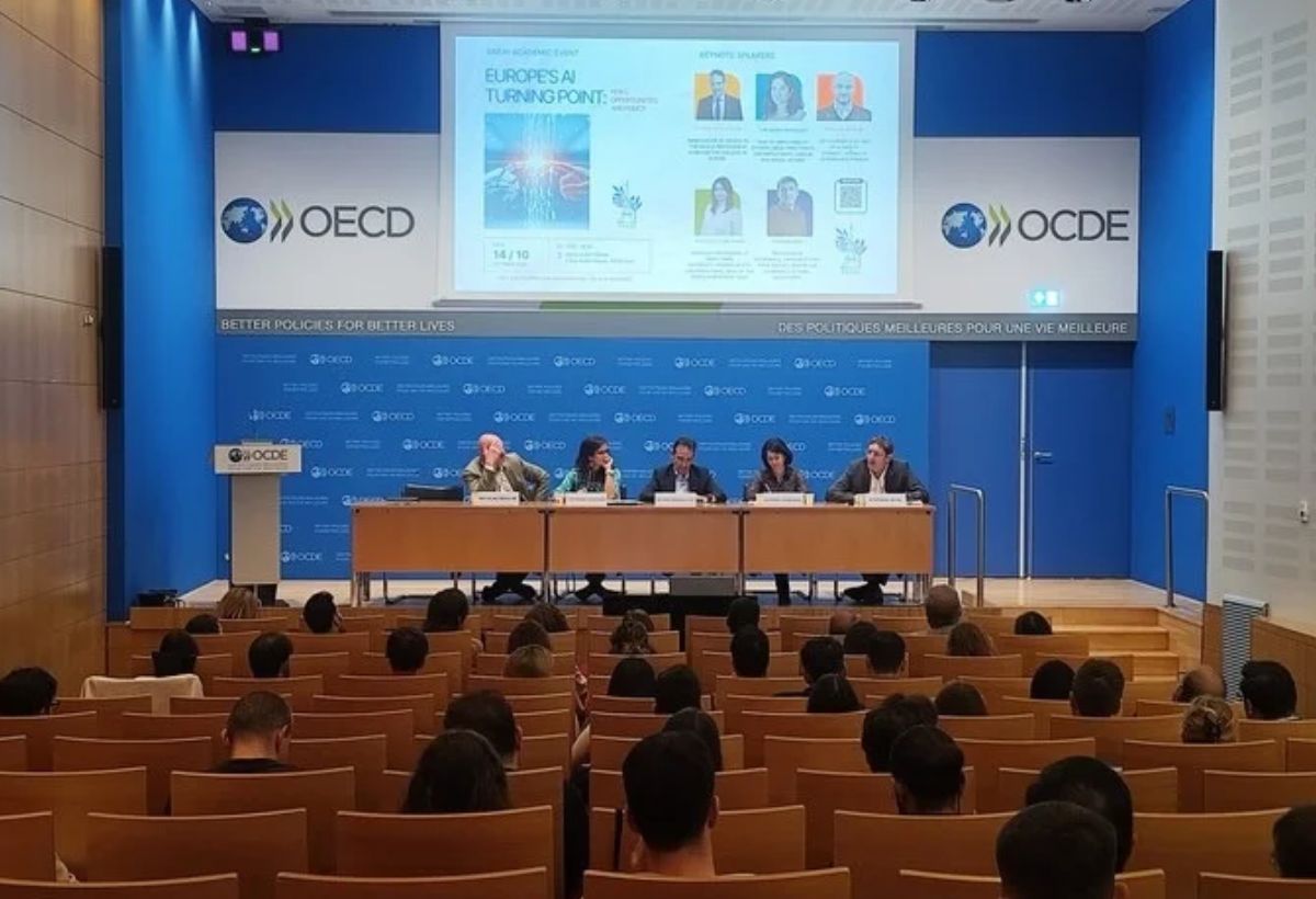Η Ευρώπη σε σημείο καμπής για την ΤΝ: Κίνδυνοι, ευκαιρίες και χάραξη πολιτικής στην ακαδημαϊκή εκδήλωση της SAPJH