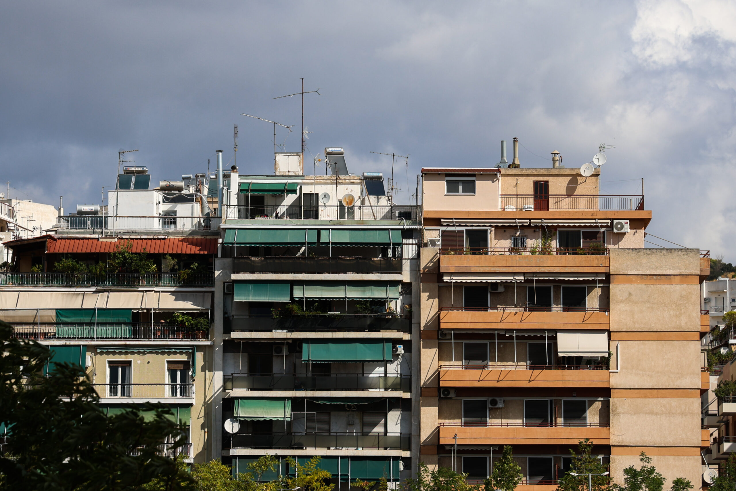 Μεγάλη ζήτηση, λίγα φθηνά σπίτια – Τι δείχνουν τα στοιχεία για τα ενοίκια
