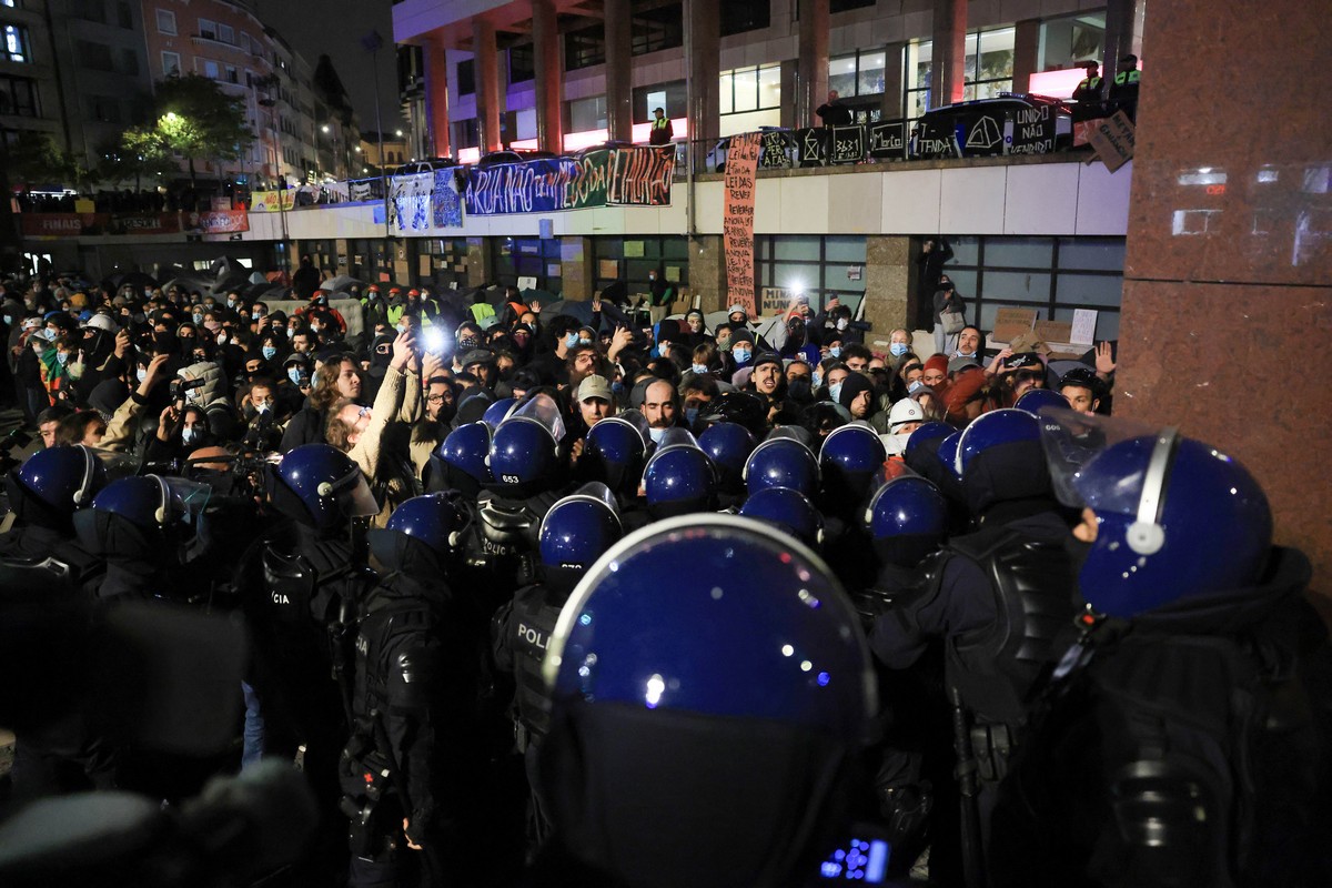 Αναβρασμός στην Ευρώπη: 1.000 συλλήψεις στη Γαλλία – Διαδηλωτές εισέβαλαν στο Κολοσσαίο – Επεισόδια σε Αλβανία και Ισπανία