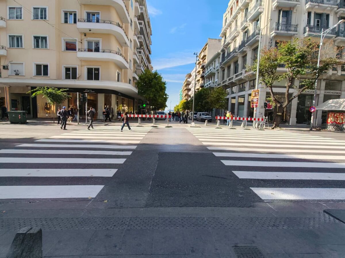 Άλλαξε η διάβαση στην Τσιμισκή – Περισσότερος χώρος στην Αγίας Σοφίας για να σταματήσει ο συνωστισμός (ΦΩΤΟ)