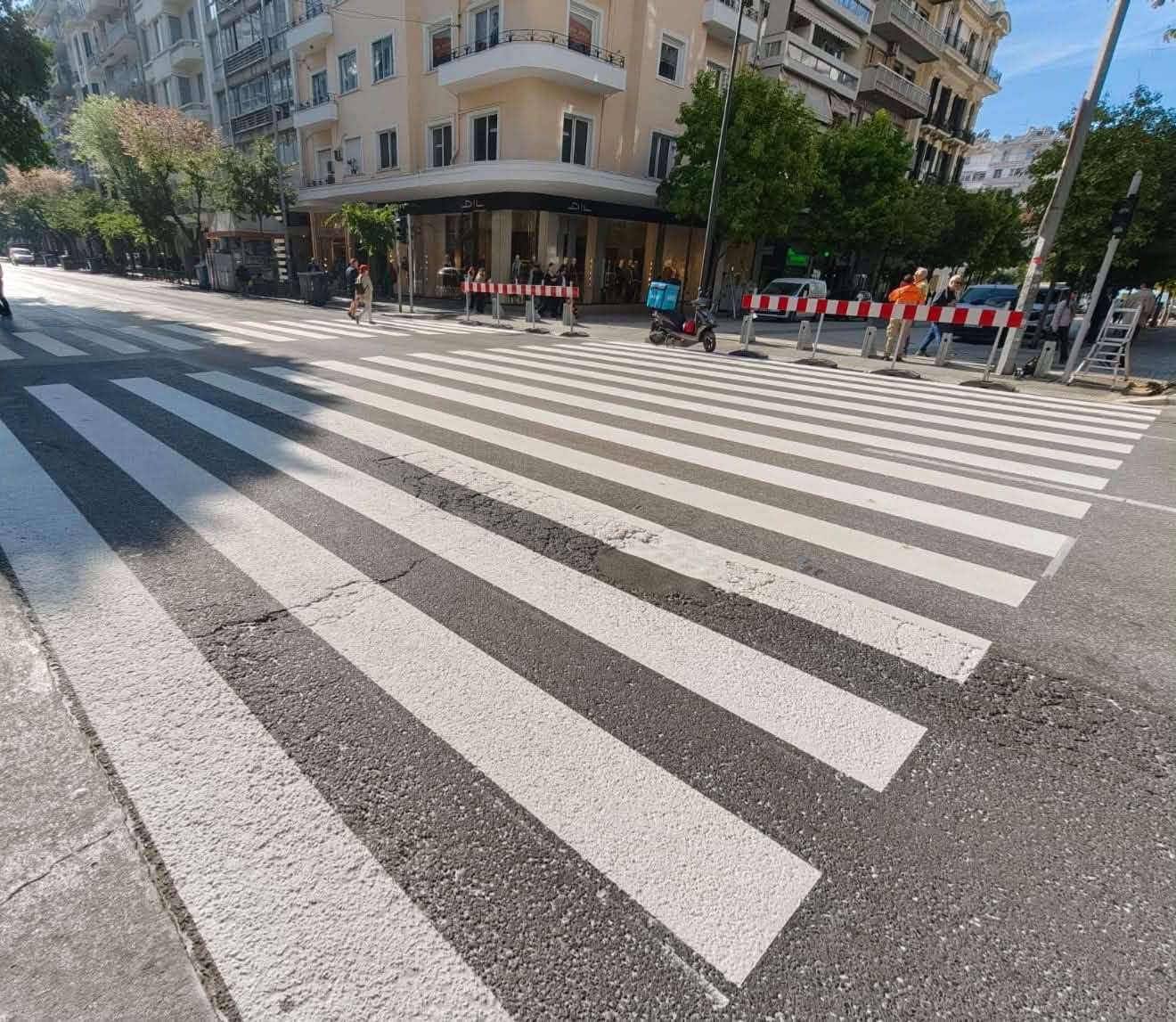 Άλλαξε η διάβαση στην Τσιμισκή – Περισσότερος χώρος στην Αγίας Σοφίας για να σταματήσει ο συνωστισμός (ΦΩΤΟ)