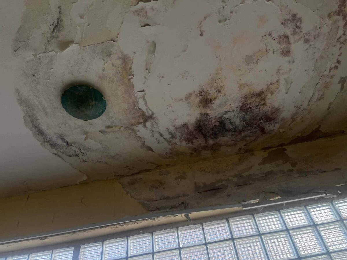 Διαβατά: Σοβαρές φθορές στη δημοτική βιβλιοθήκη (ΦΩΤΟ)