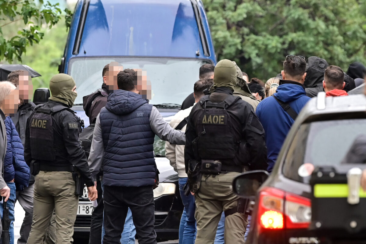 «Χωριάτικο»: Προσωρινά κρατούμενοι τρεις – Συνεχίζονται οι απολογίες