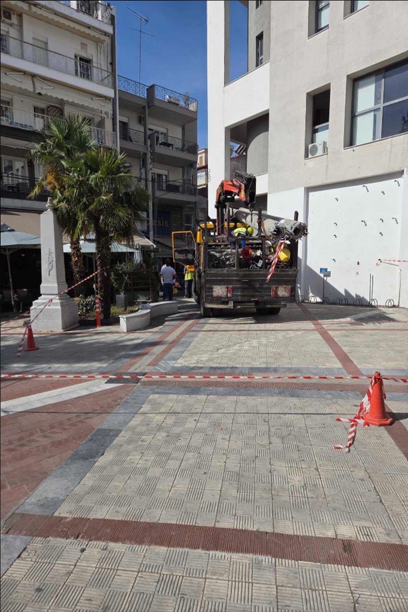 Υπογειοποίηση καλωδίων στην κεντρική πλατεία Ευόσμου