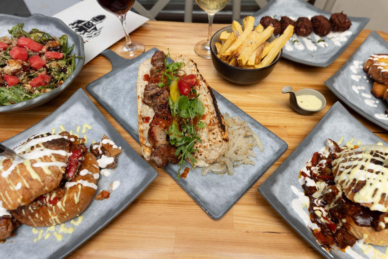 Φλαμπέ: Όταν το street food συναντά την υψηλή γαστρονομία και τη μαγεία της φλόγας στο κέντρο της Θεσσαλονίκης