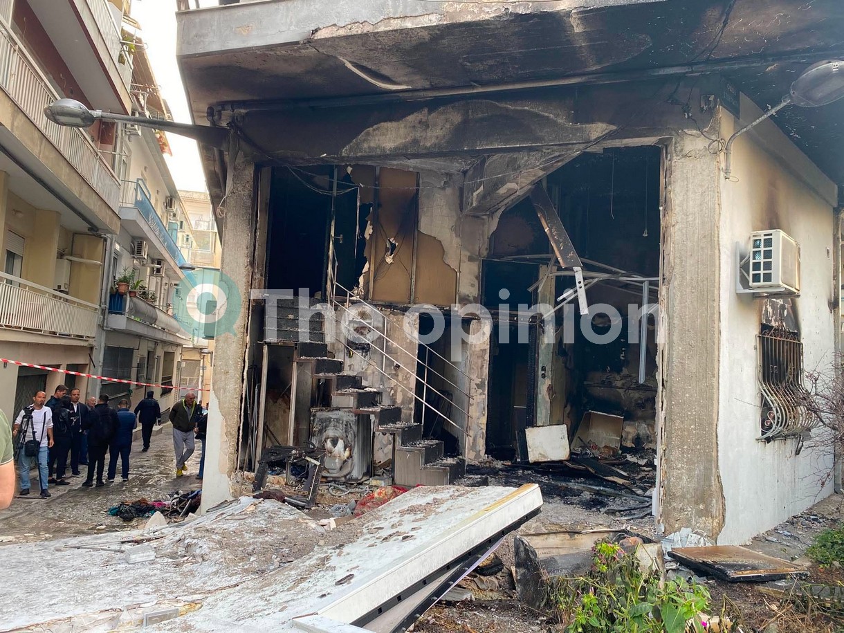 Θεσσαλονίκη: Στάχτη έγινε διαμέρισμα από τη φωτιά (ΦΩΤΟ – VIDEO)