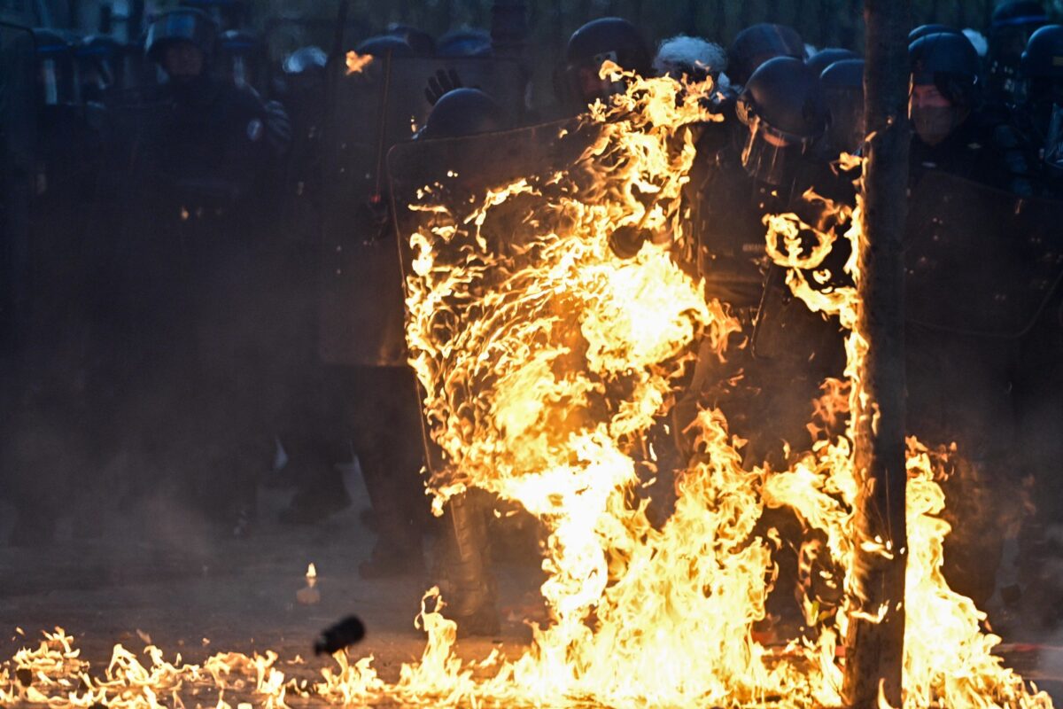 Νέος γύρος επεισοδίων στη Γαλλία – «Η νύχτα θα είναι πολύ μεγάλη» (ΦΩΤΟ+VIDEO)