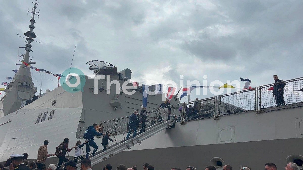 Κοσμοσυρροή για δεύτερη ημέρα στη φρεγάτα «Κίμων» στη Θεσσαλονίκη – Μέχρι πότε θα παραμείνει στη πόλη (ΦΩΤΟ-VIDEO)