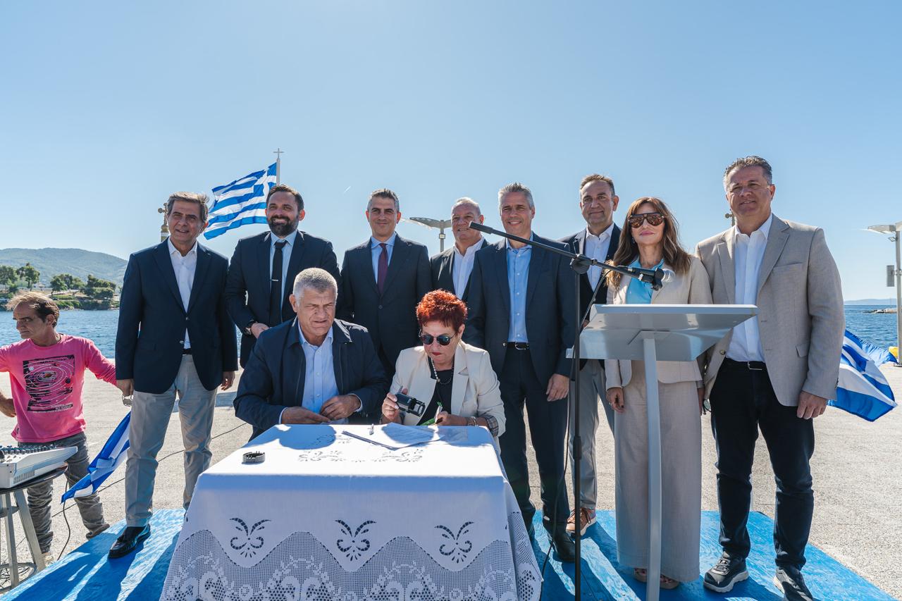 Χαλκιδική:  Ξεκινά η κατασκευή του λιμένα αλιευτικών σκαφών