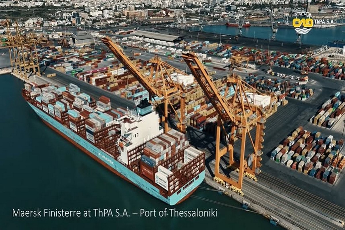 Ορόσημο για τον ΟΛΘ: Κατέπλευσε στο λιμάνι Θεσσαλονίκης το πρώτο «πράσινο» containership «Maersk Finisterre» (VIDEO)