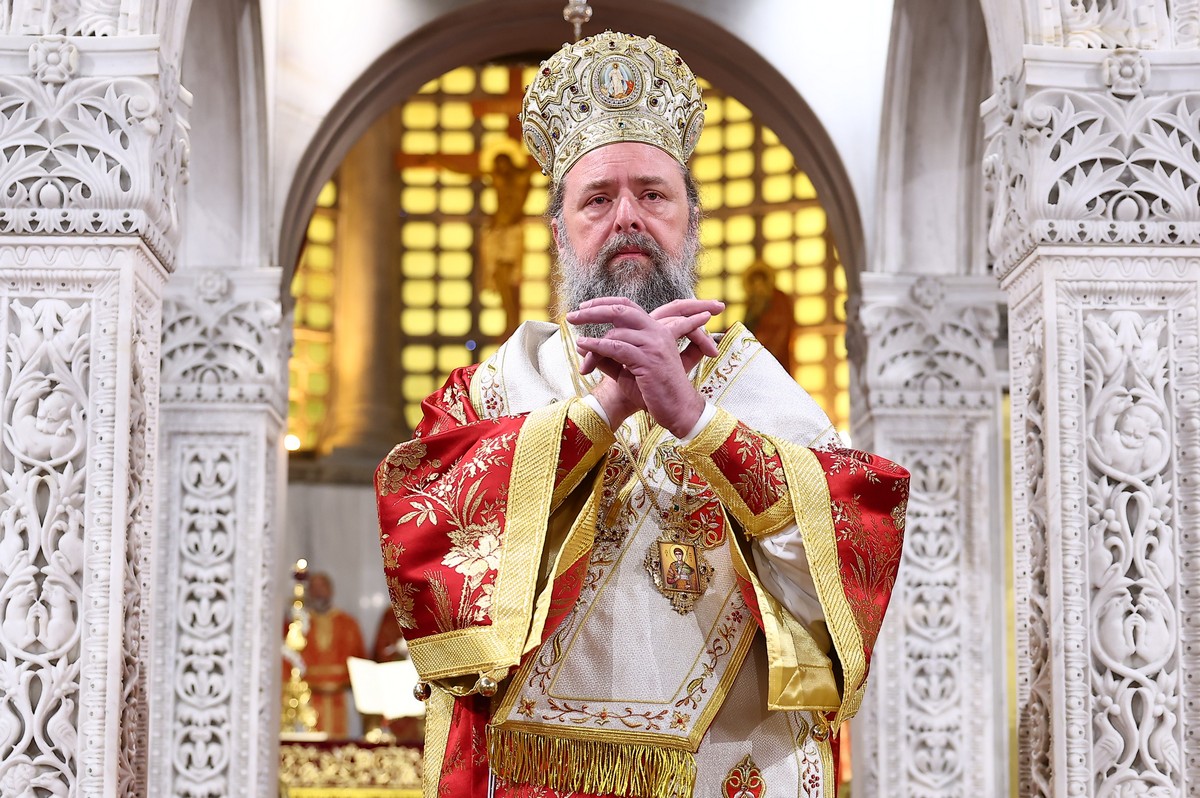 Θεσσαλονίκη: Πλήθος κόσμου στη λιτανεία των ιερών εικόνων του Αγ. Δημητρίου και της Παναγίας Χοζοβιώτισσας (ΦΩΤΟ)