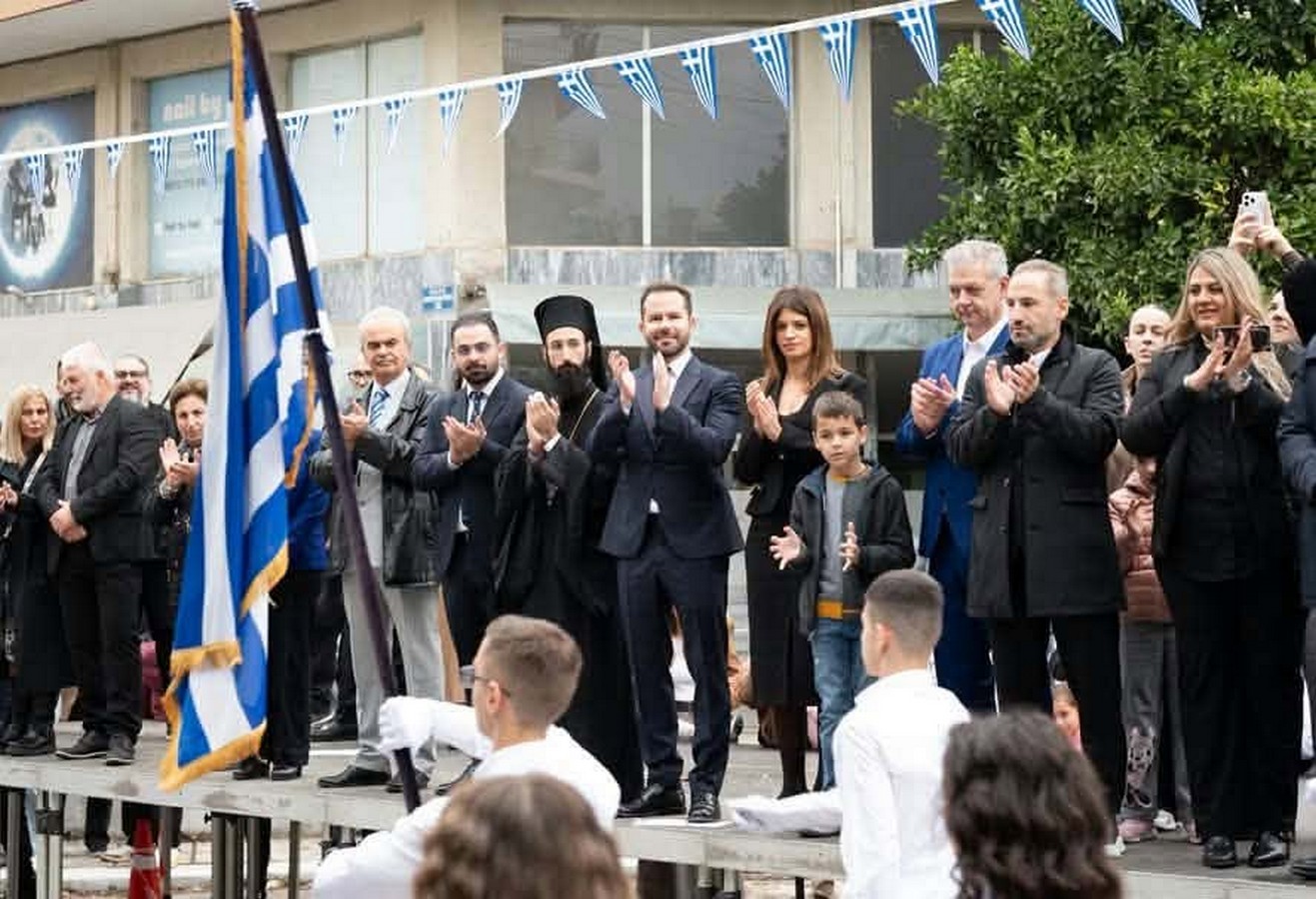 Στην εξέδρα των επισήμων η Νοτοπούλου