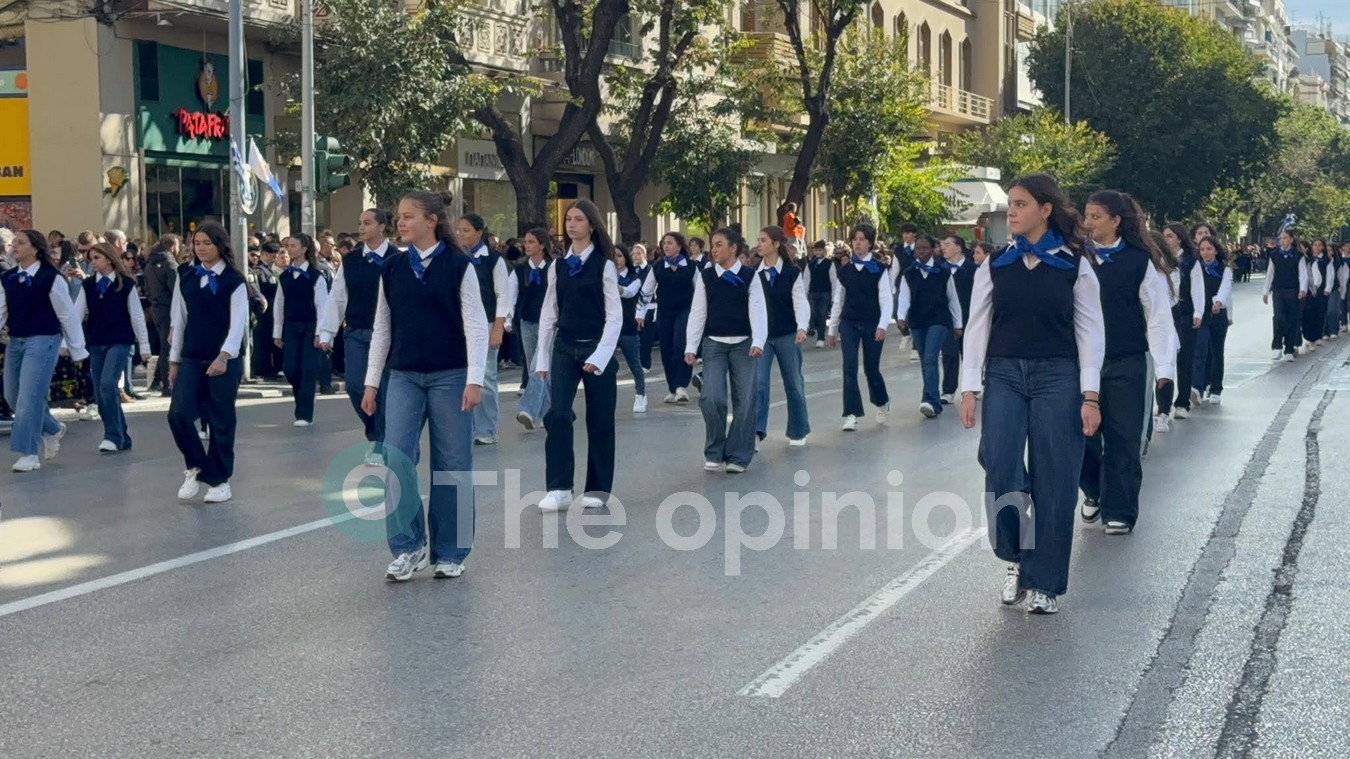 Θεσσαλονίκη: Με υπερηφάνεια η μαθητική παρέλαση της 28ης Οκτωβρίου (ΦΩΤΟ-VIDEO)