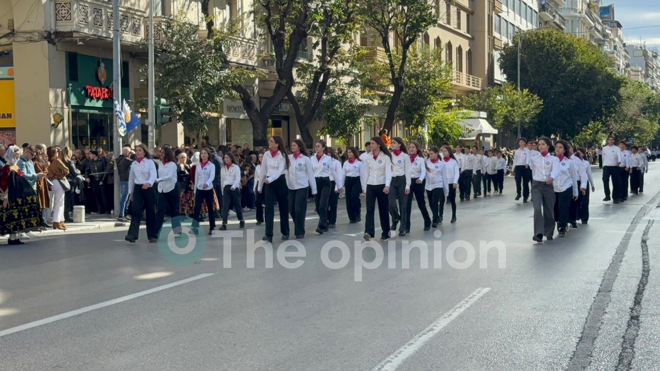 Θεσσαλονίκη: Με υπερηφάνεια η μαθητική παρέλαση της 28ης Οκτωβρίου (ΦΩΤΟ-VIDEO)