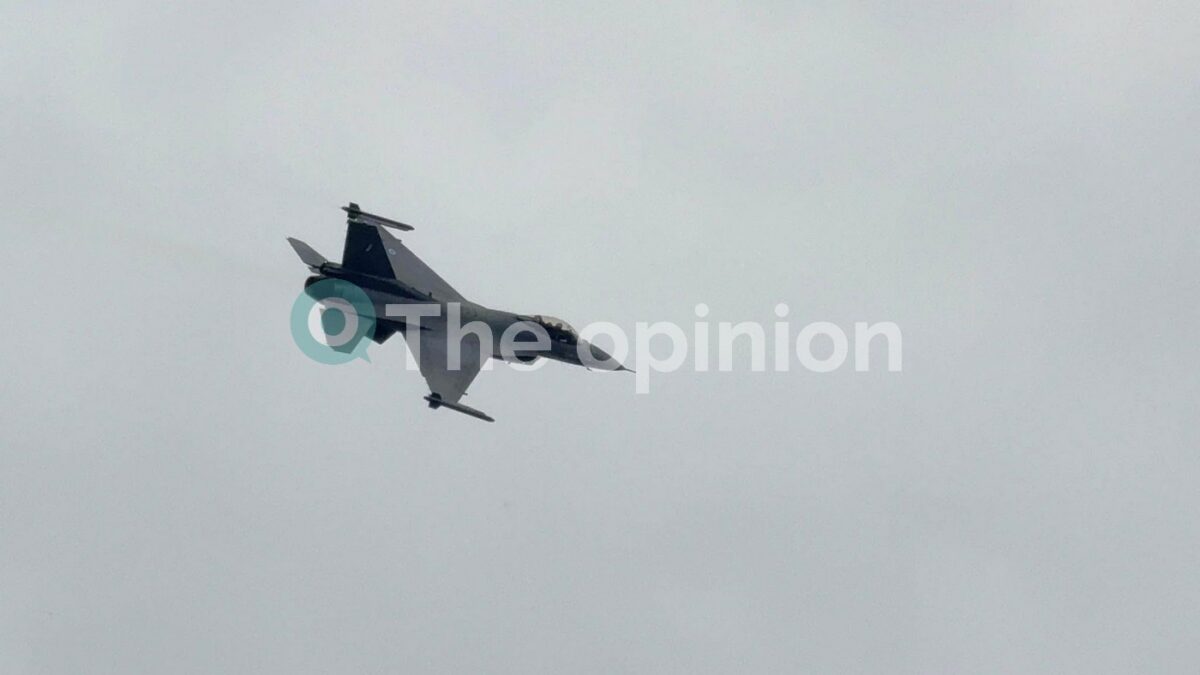 Θεσσαλονίκη: Έκοψε την ανάσα το F-16 της ομάδας «Ζευς» – Το συγκλονιστικό μήνυμα του πιλότου για το «Όχι» (ΦΩΤΟ+VIDEO)