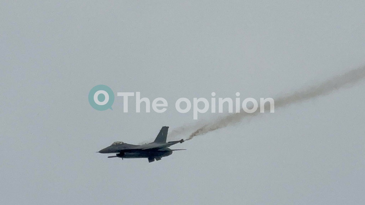Θεσσαλονίκη: Έκοψε την ανάσα το F-16 της ομάδας «Ζευς» – Το συγκλονιστικό μήνυμα του πιλότου για το «Όχι» (ΦΩΤΟ+VIDEO)