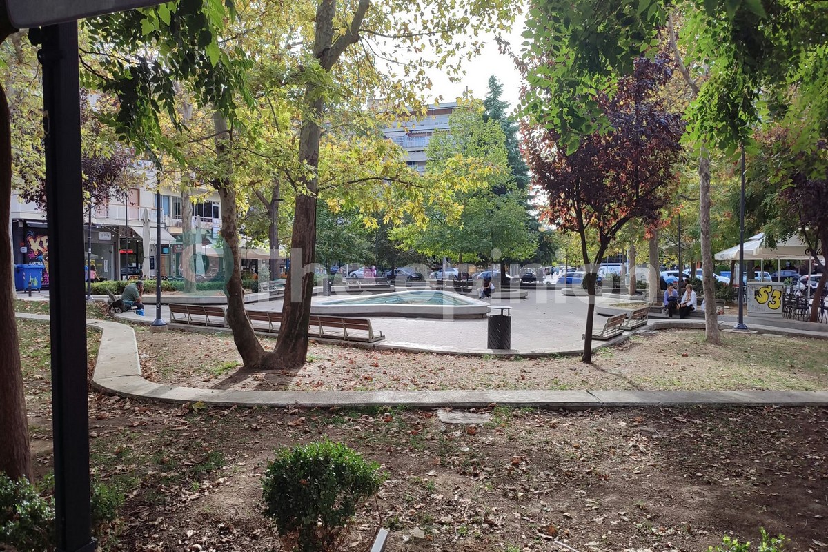 Χαριλάου: Προς πεζοδρόμηση δύο δρόμοι γύρω από την πλατεία Σταμάτη Καραμανλή