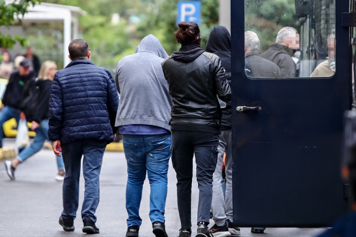 Υπόθεση αλυσίδας πιτσαρίας: Ανοίγει ο κύκλος των απολογιών – Τι ισχύει με τους 2.500 εργαζομένους που βρίσκονται «στον αέρα» (VIDEO)