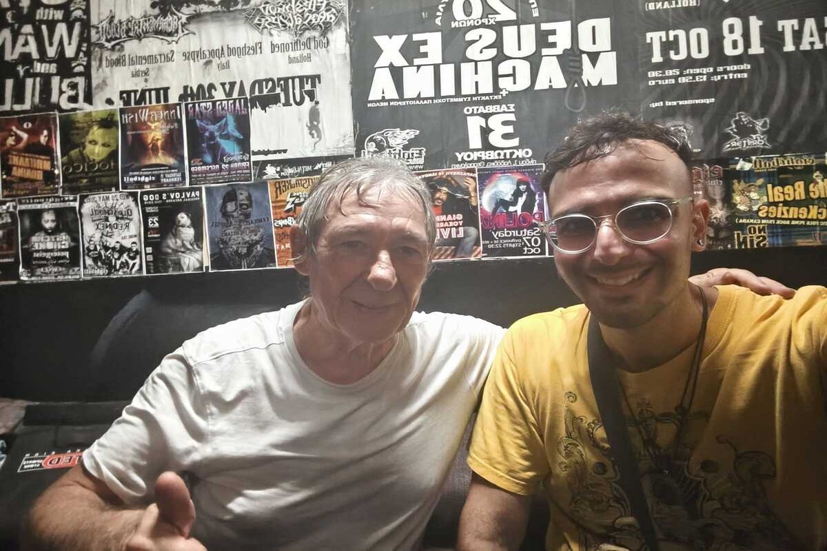 Steve Diggle και Κωστής Κοτσώνης μετά τη συνέντευξη