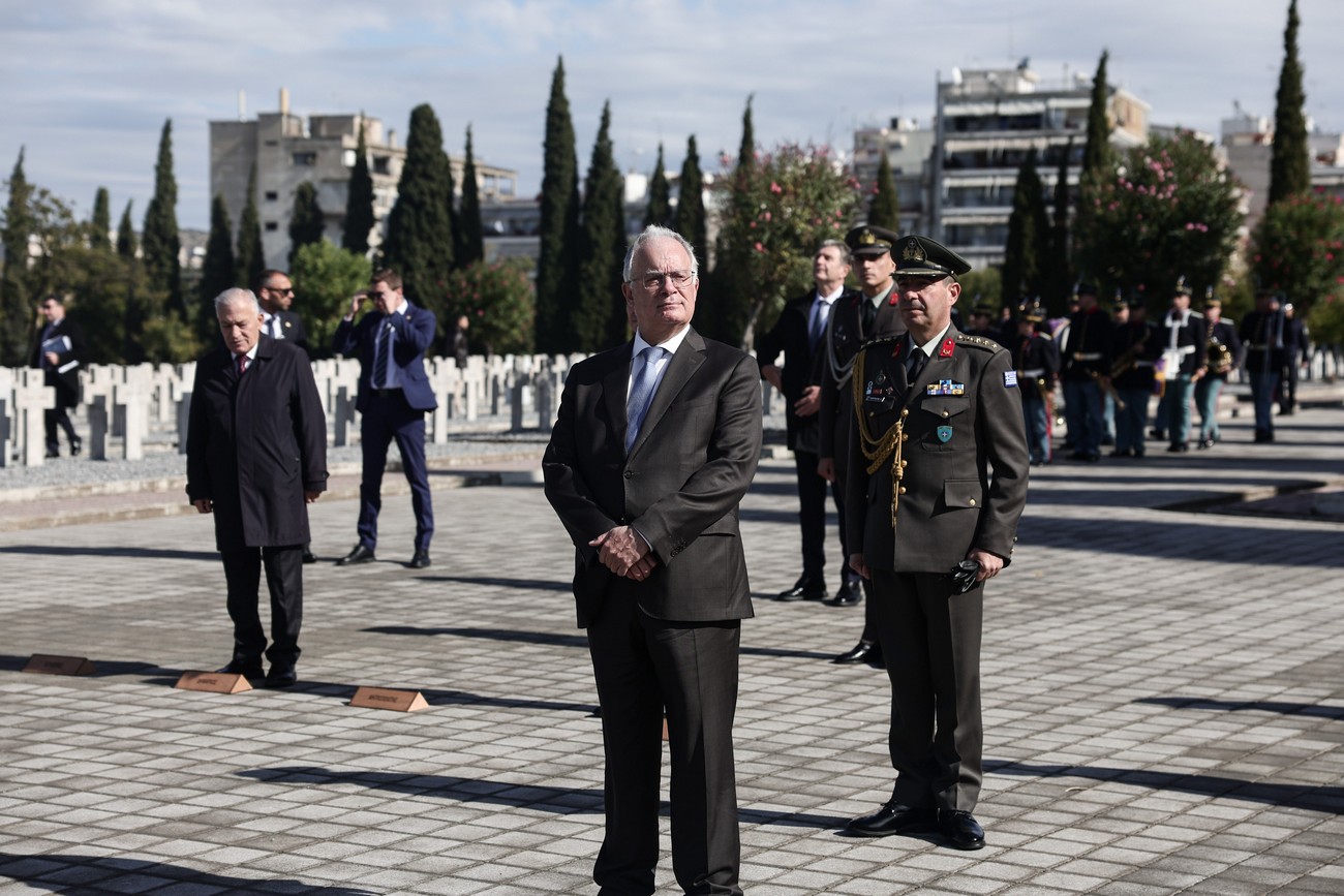 Θεσσαλονίκη: Στο Ζέιτενλικ ο Κωνσταντίνος Τασούλας – Κατέθεσε στεφάνι στη μνήμη των πεσόντων (ΦΩΤΟ)