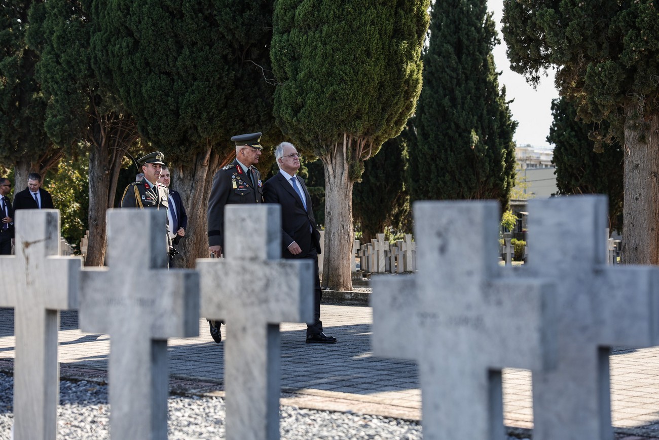 Θεσσαλονίκη: Στο Ζέιτενλικ ο Κωνσταντίνος Τασούλας – Κατέθεσε στεφάνι στη μνήμη των πεσόντων (ΦΩΤΟ)