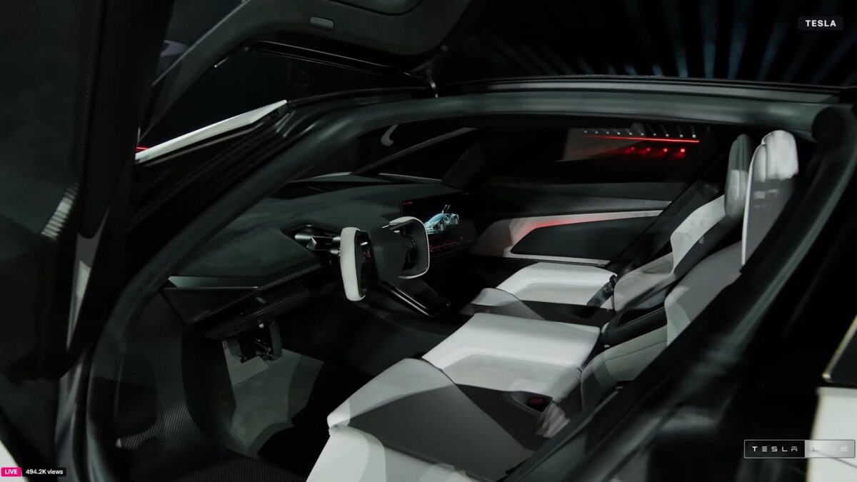 Tesla Roadster: Ο Έλον Μασκ παρουσίασε το αυτοκίνητο που κάνει άλματα στον αέρα – Πότε αναμένεται η παραγωγή του (VIDEO)