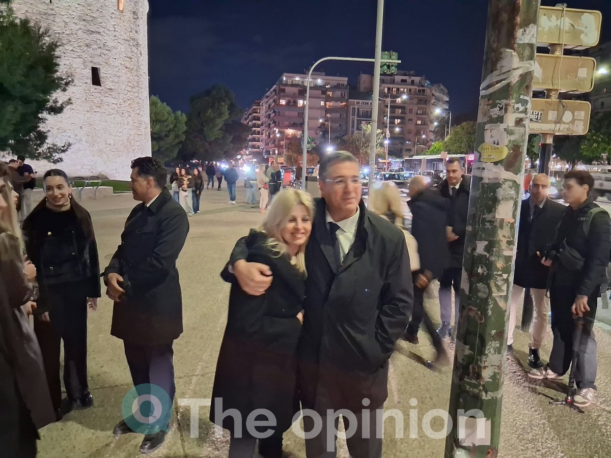 «Αγαπιόμαστε από παλιά» – Η αγκαλιά Τζιτζικώστα στη Ράπτη